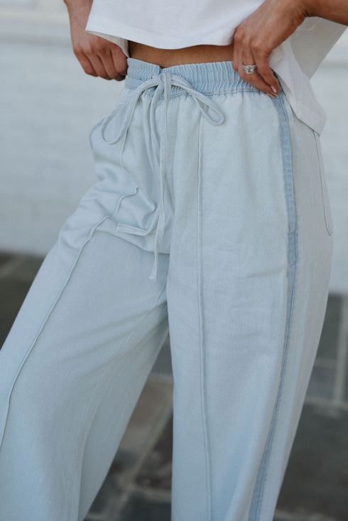 High Waist Light Wash Center Seam Contrast Trim Wide Leg Denim Pants